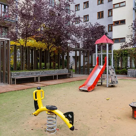 Spacious With Functional Furnishings And Two Bedrooms, Perfect For Business Trips By Renters