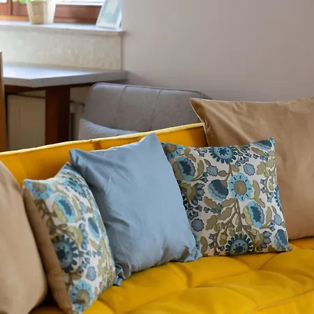 Spacious With Functional Furnishings And Two Bedrooms, Perfect For Business Trips By Renters Apartman *