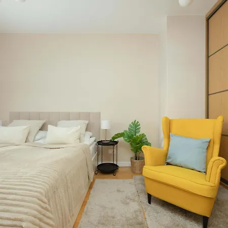 Spacious With Functional Furnishings And Two Bedrooms, Perfect For Business Trips By Renters דירה *