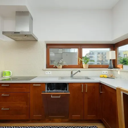 Spacious With Functional Furnishings And Two Bedrooms, Perfect For Business Trips By Renters Apartman *