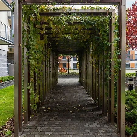 דירה Spacious With Functional Furnishings And Two Bedrooms, Perfect For Business Trips By Renters ורשה