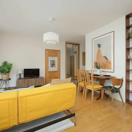 Апартаменты Spacious With Functional Furnishings And Two Bedrooms, Perfect For Business Trips By Renters