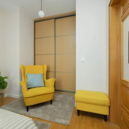 Spacious With Functional Furnishings And Two Bedrooms, Perfect For Business Trips By Renters Warsaw